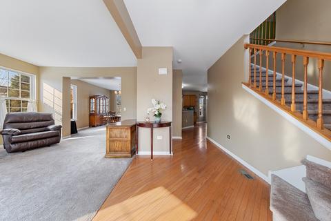 405 Plainview Dr, Bolingbrook, IL 60440 photo 3