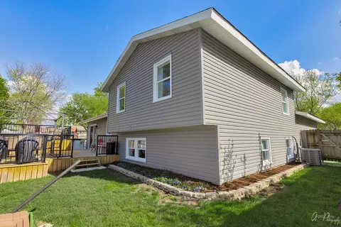 5008 Cambridge Dr, Mchenry, IL 60050 photo 27