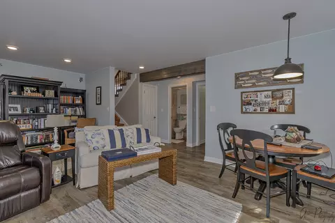 5008 Cambridge Dr, Mchenry, IL 60050 photo 18
