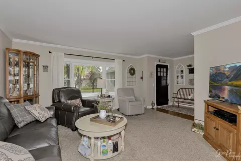 5008 Cambridge Dr, Mchenry, IL 60050 photo 6