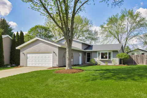 5008 Cambridge Dr, Mchenry, IL 60050 photo 1