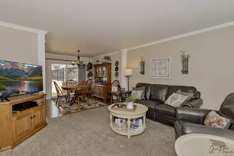 5008 Cambridge Dr, Mchenry, IL 60050 photo 4