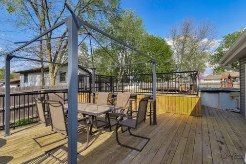 5008 Cambridge Dr, Mchenry, IL 60050 photo 23