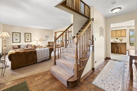 1960 Manchester Rd, Wheaton, IL 60187 photo 2