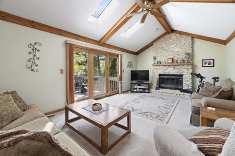 1960 Manchester Rd, Wheaton, IL 60187 photo 4