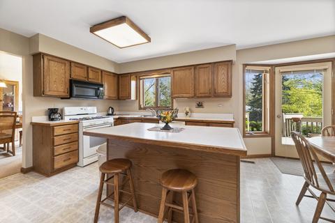 1960 Manchester Rd, Wheaton, IL 60187 photo 3