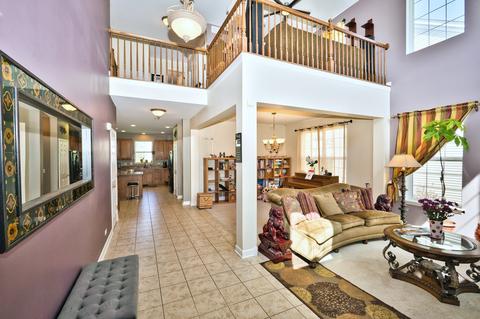 2164 Amelia Ln, Hoffman Estates, IL 60192 photo 2