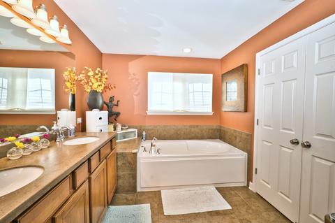 2164 Amelia Ln, Hoffman Estates, IL 60192 photo 36