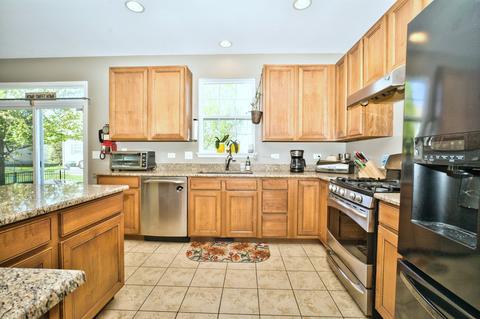 2164 Amelia Ln, Hoffman Estates, IL 60192 photo 11