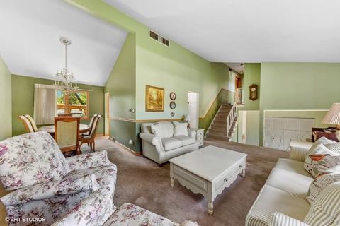 1909 E Camp Mcdonald Rd, Mount Prospect, IL 60056 photo 4