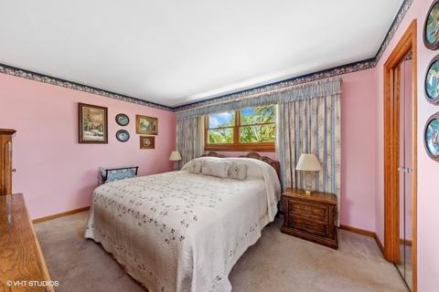1909 E Camp Mcdonald Rd, Mount Prospect, IL 60056 photo 10