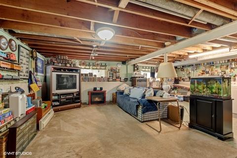 1909 E Camp Mcdonald Rd, Mount Prospect, IL 60056 photo 15
