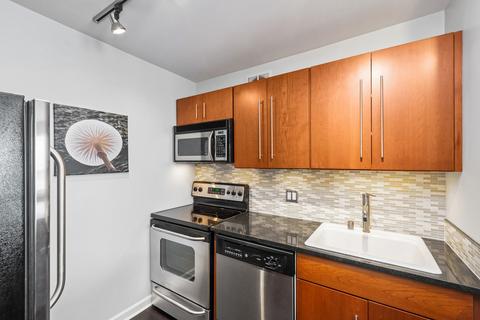 30 E Huron St #2303, Chicago, IL 60611 photo 7