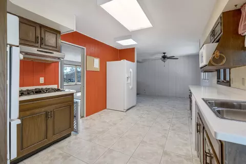717 Cooper Ct, Genoa, IL 60135 photo 5