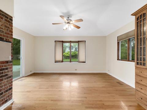 1205 S Main St, Wheaton, IL 60189 photo 5