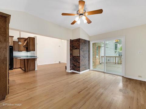 1205 S Main St, Wheaton, IL 60189 photo 6