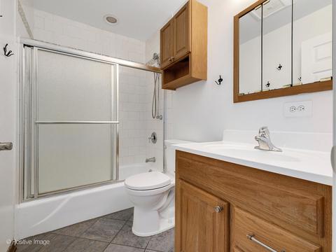 1205 S Main St, Wheaton, IL 60189 photo 17