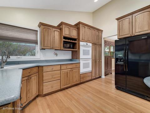 1205 S Main St, Wheaton, IL 60189 photo 8