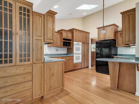 1205 S Main St, Wheaton, IL 60189 photo 7
