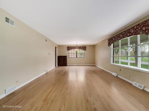 1205 S Main St, Wheaton, IL 60189 photo 10