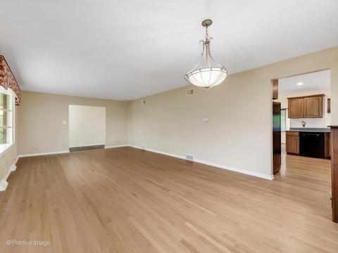 1205 S Main St, Wheaton, IL 60189 photo 11