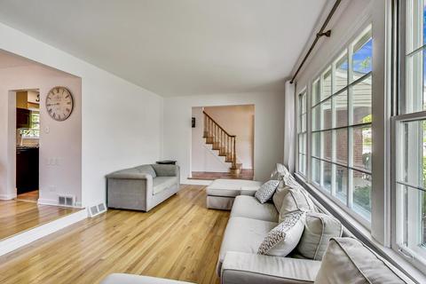 907 E Baldwin Rd, Palatine, IL 60074 photo 9