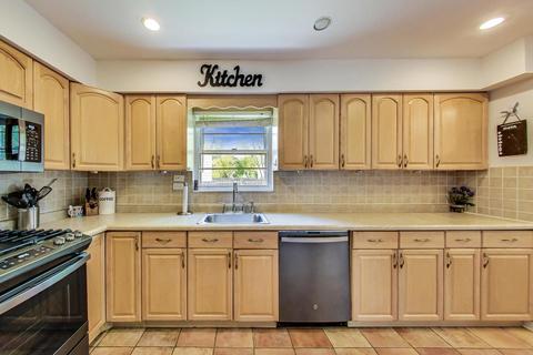 907 E Baldwin Rd, Palatine, IL 60074 photo 15