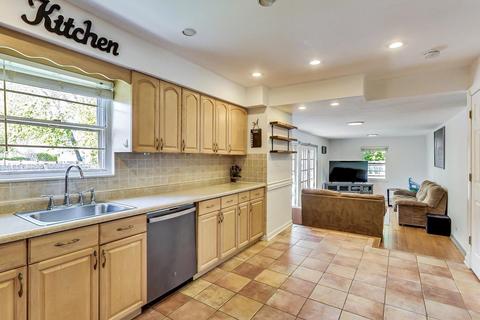 907 E Baldwin Rd, Palatine, IL 60074 photo 14