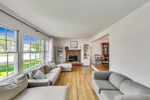 907 E Baldwin Rd, Palatine, IL 60074 photo 7