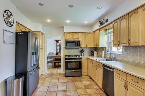 907 E Baldwin Rd, Palatine, IL 60074 photo 13
