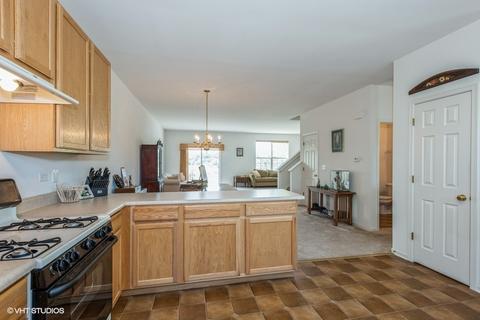 274 Cassidy Ln, Elgin, IL 60124 photo 5