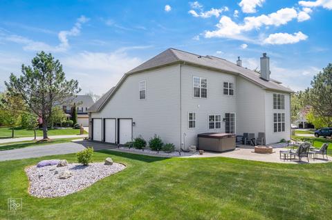 1530 Old Forge Rd, Bartlett, IL 60103 photo 2