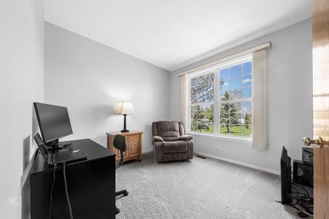 1530 Old Forge Rd, Bartlett, IL 60103 photo 4