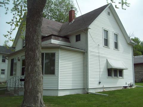 200 4th St, Walnut, IL 61376 photo 2