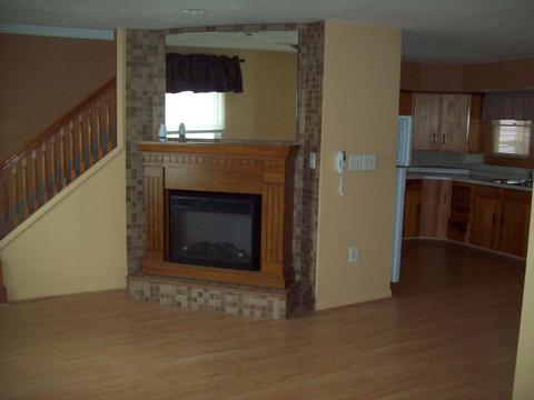 200 4th St, Walnut, IL 61376 photo 8