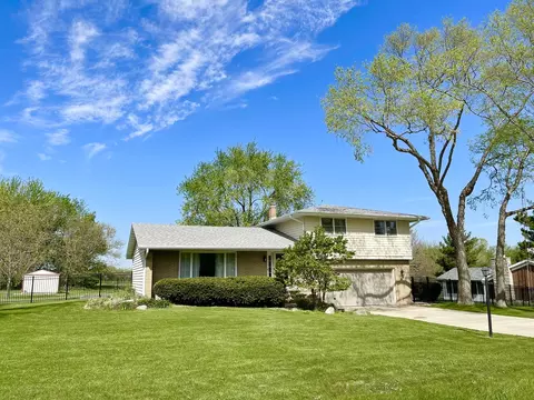 2561 E 259th Rd, Peru, IL 61354 photo 1