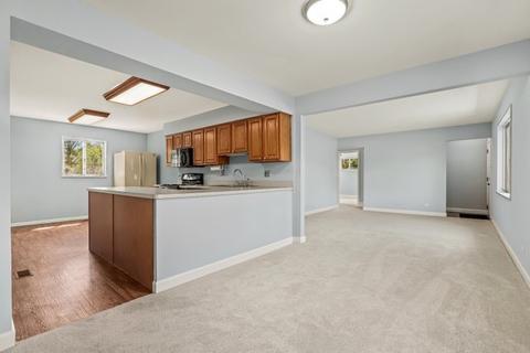 1105 Aspen St, Hoffman Estates, IL 60169 photo 3
