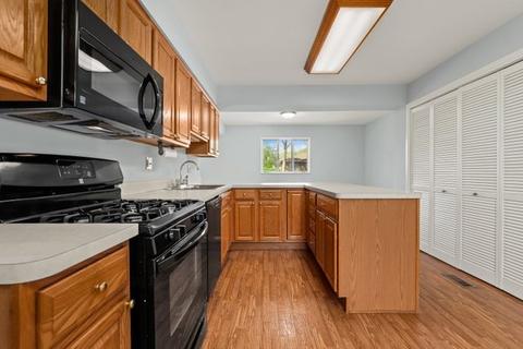 1105 Aspen St, Hoffman Estates, IL 60169 photo 8