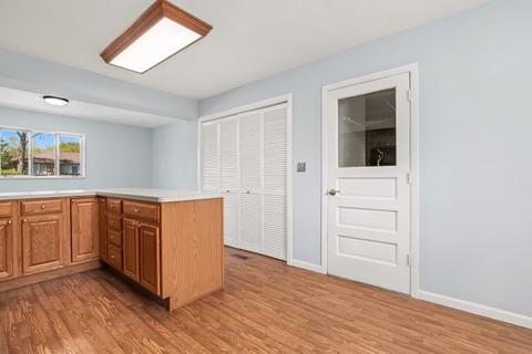 1105 Aspen St, Hoffman Estates, IL 60169 photo 9