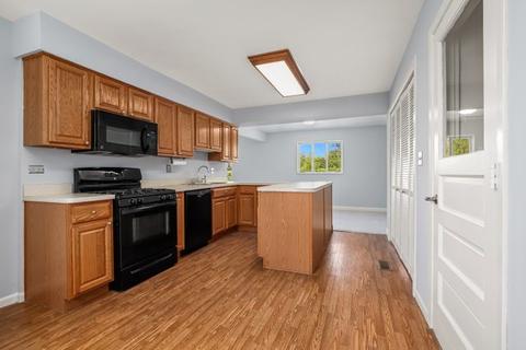 1105 Aspen St, Hoffman Estates, IL 60169 photo 11
