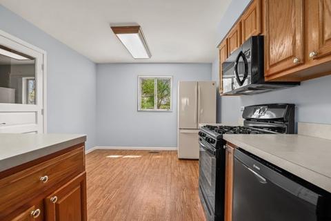 1105 Aspen St, Hoffman Estates, IL 60169 photo 10