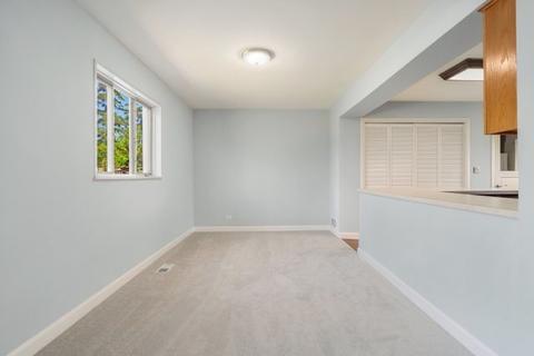 1105 Aspen St, Hoffman Estates, IL 60169 photo 2