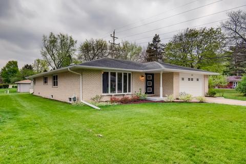 1705 E Mohawk Ln, Mount Prospect, IL 60056 photo 1
