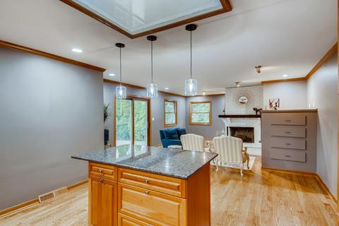 1705 E Mohawk Ln, Mount Prospect, IL 60056 photo 9