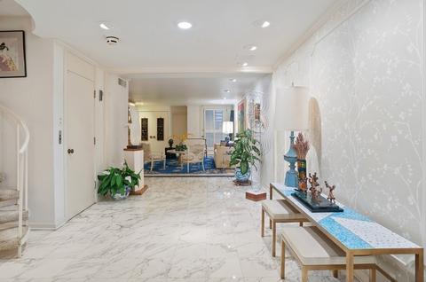 56 Elm St, Chicago, IL 60611 photo 2