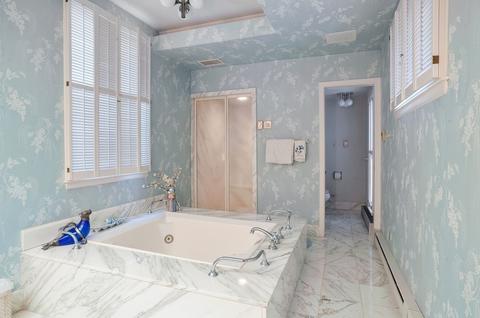 56 Elm St, Chicago, IL 60611 photo 18