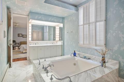 56 Elm St, Chicago, IL 60611 photo 19
