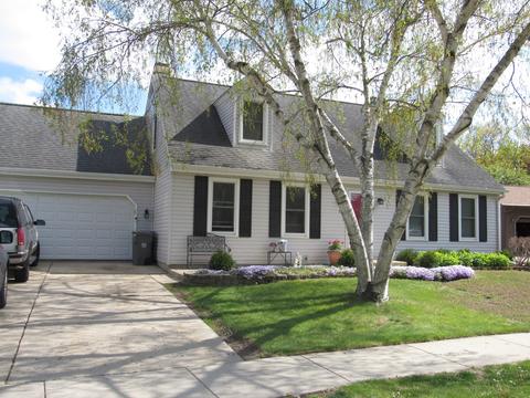 73 Lockman Cir, Elgin, IL 60123 photo 2