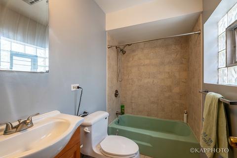 631 Beau Ct, Des Plaines, IL 60016 photo 24