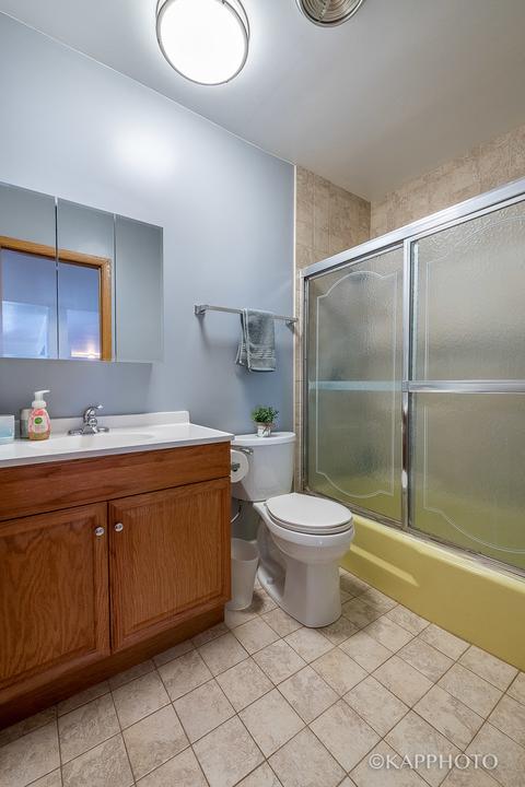 631 Beau Ct, Des Plaines, IL 60016 photo 21